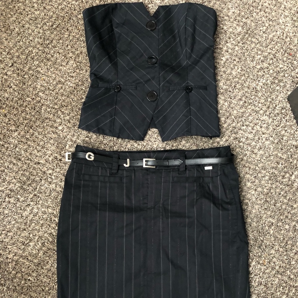 Guess women’s skirt suit